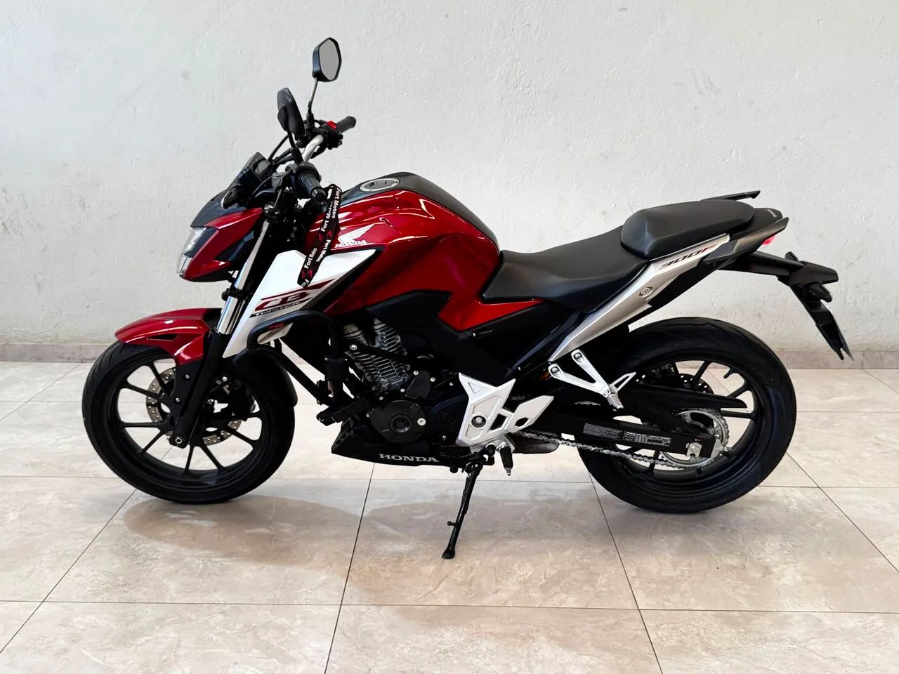CB 300F 2026