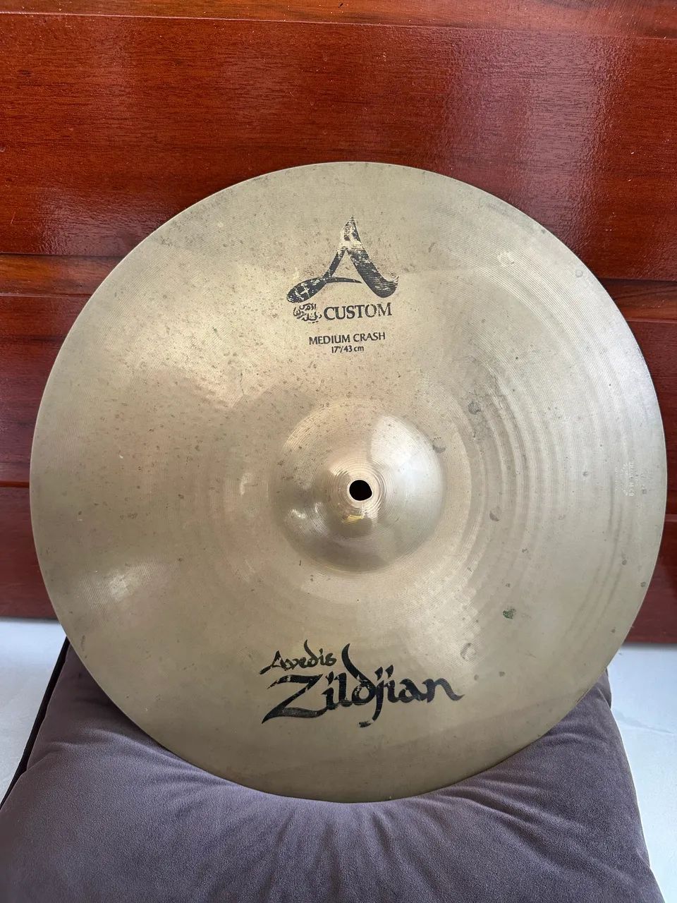 Prato Zildjian A custom medium Crash 17