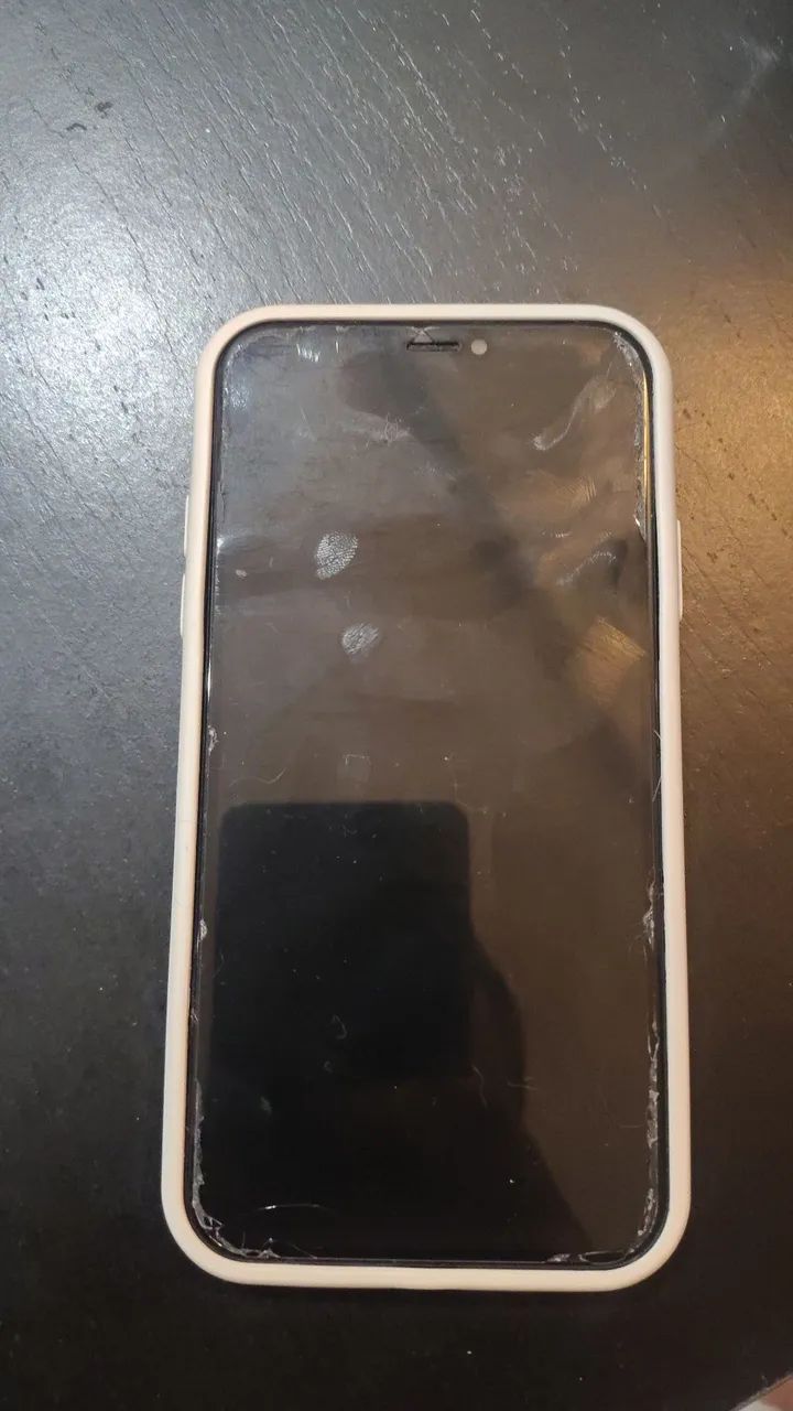 iPhone XR em bom estado