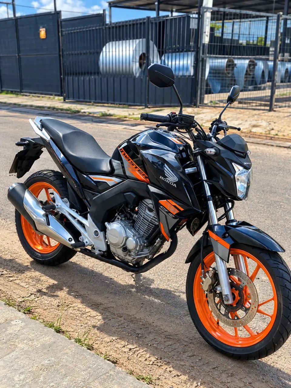 CB TWISTER 250