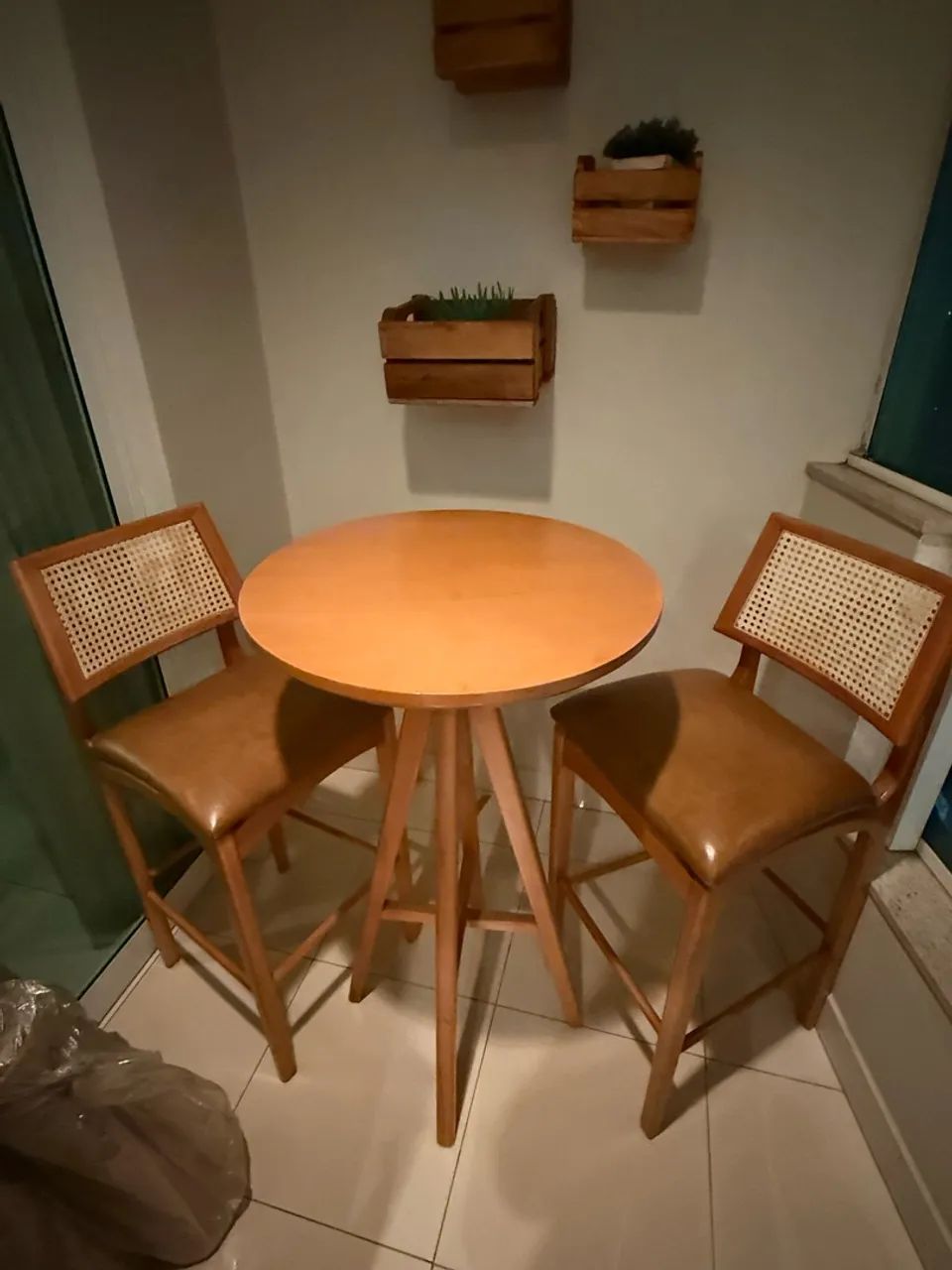 Mesa alta com 2 banquetas  - Foto 5