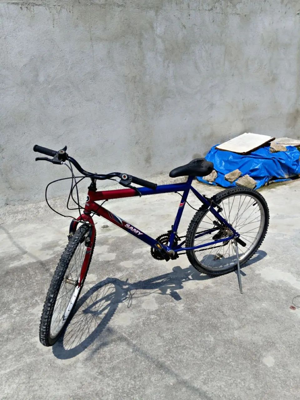 VENDO BICICLETA COM 18 MARCHAS ARO 26 - Foto 3