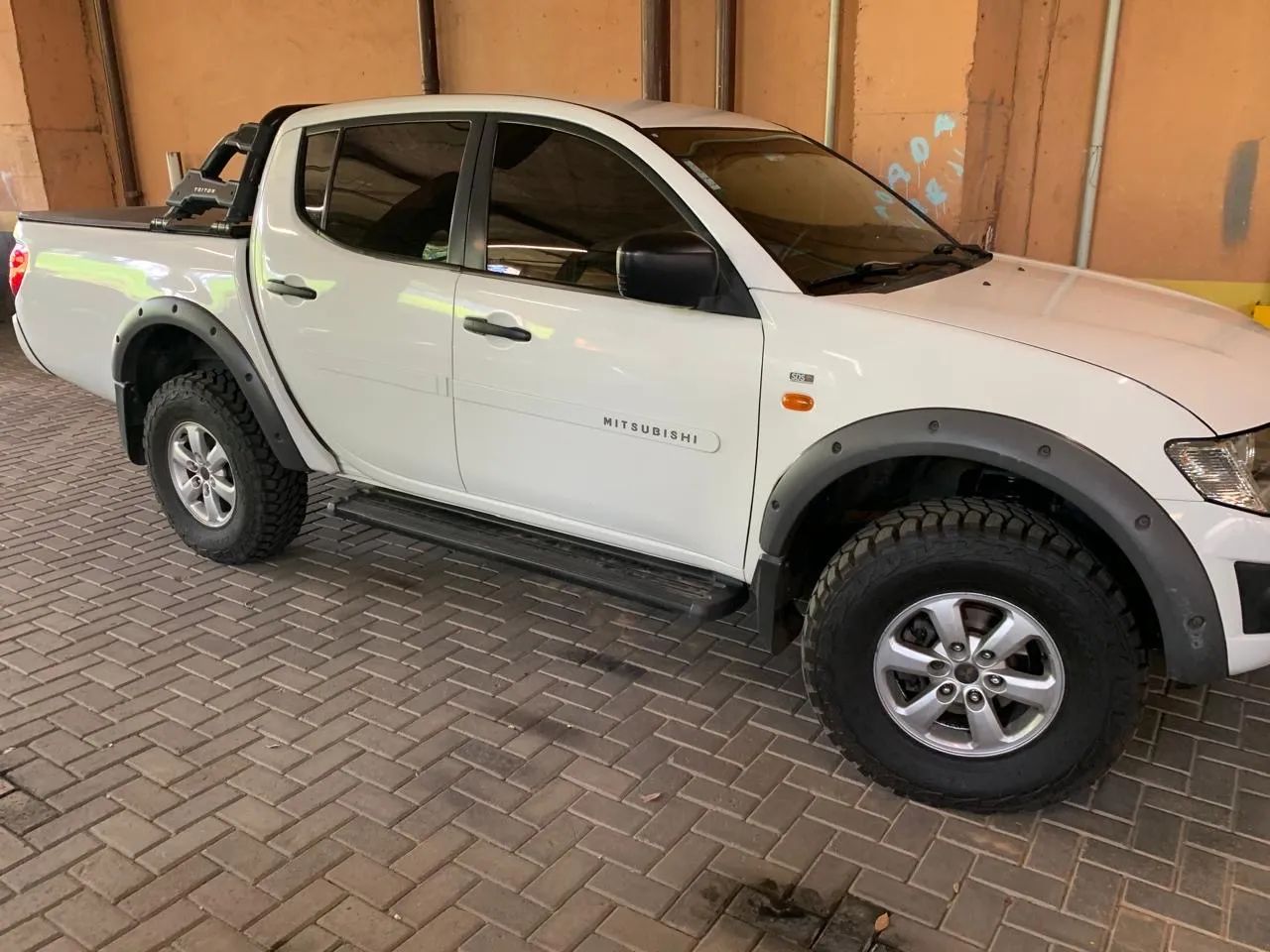 Mitsubishi L200 L200 Triton GLS 3.2 CD TB Int.Diesel Mec 2014