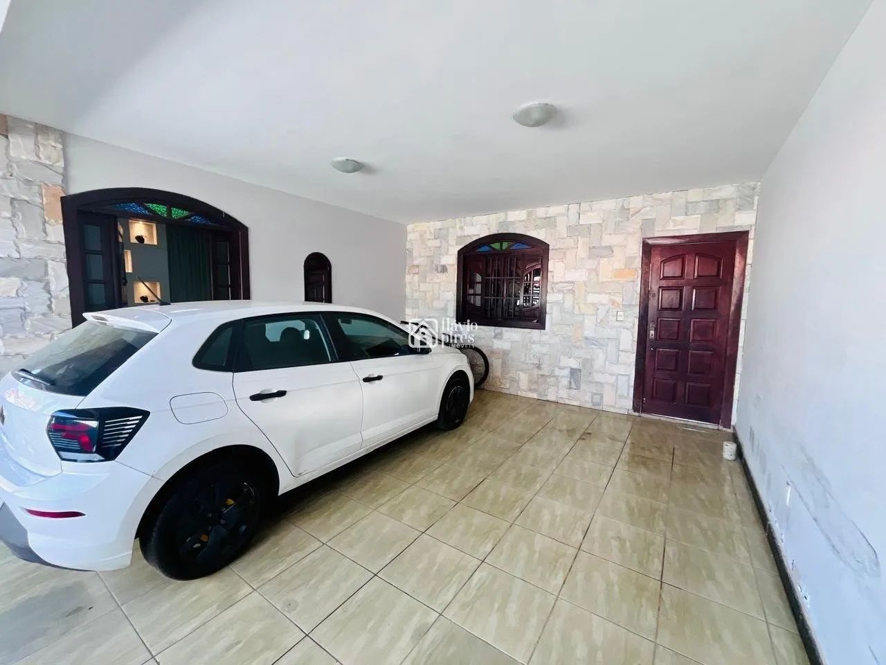 CASA TÉRREA COM SPAR A VENDA DE PORTEIRA FECHADA - Foto 3