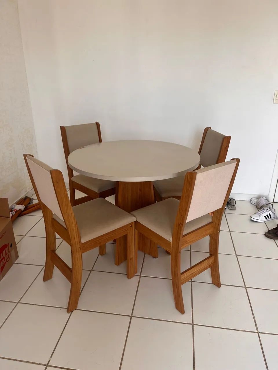 Mesa de jantar com 4 cadeiras - Foto 3