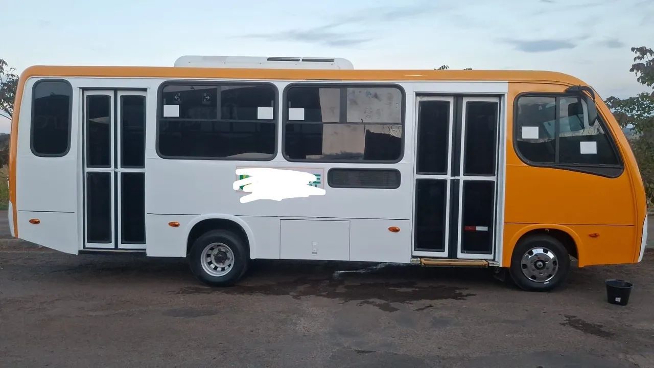 Vendo micro ônibus 2020 - Foto 2