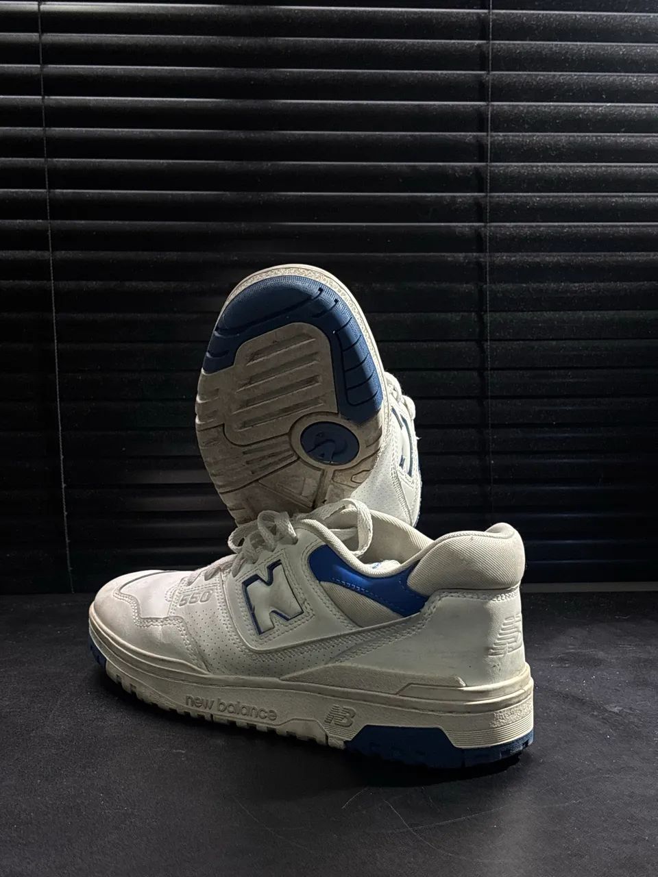 Tênis new balance azul e branco - Foto 4