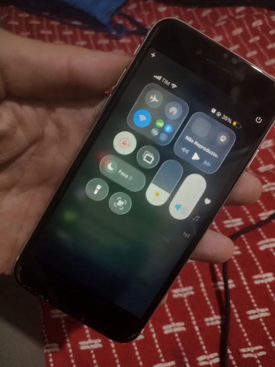 iPhone SE 2020 bateria 73%  pra sair rápido - Foto 3
