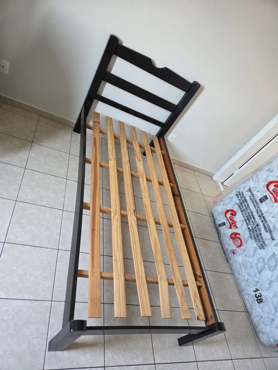Vendo Cama de Solteiro - Foto 3