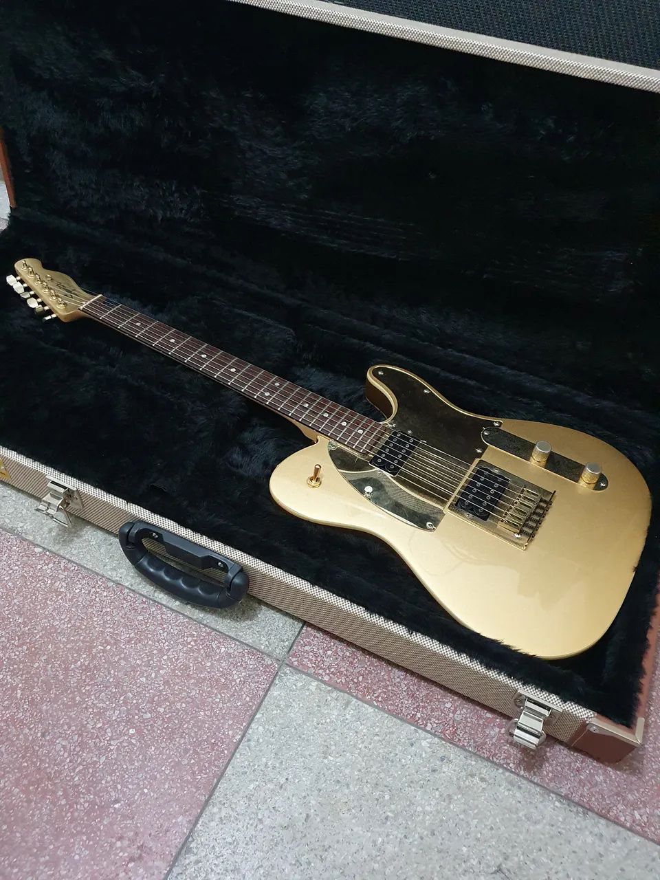 Squier John 5 c/ EMG + hardcase - Foto 4