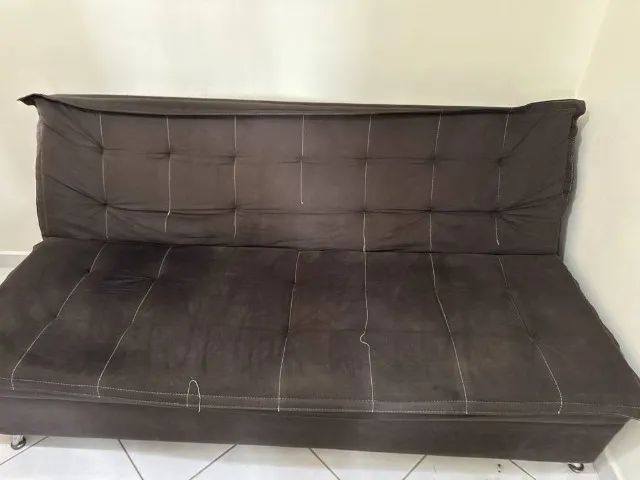 Sofá-cama 2 metros em suede marrom com 3 almofadas