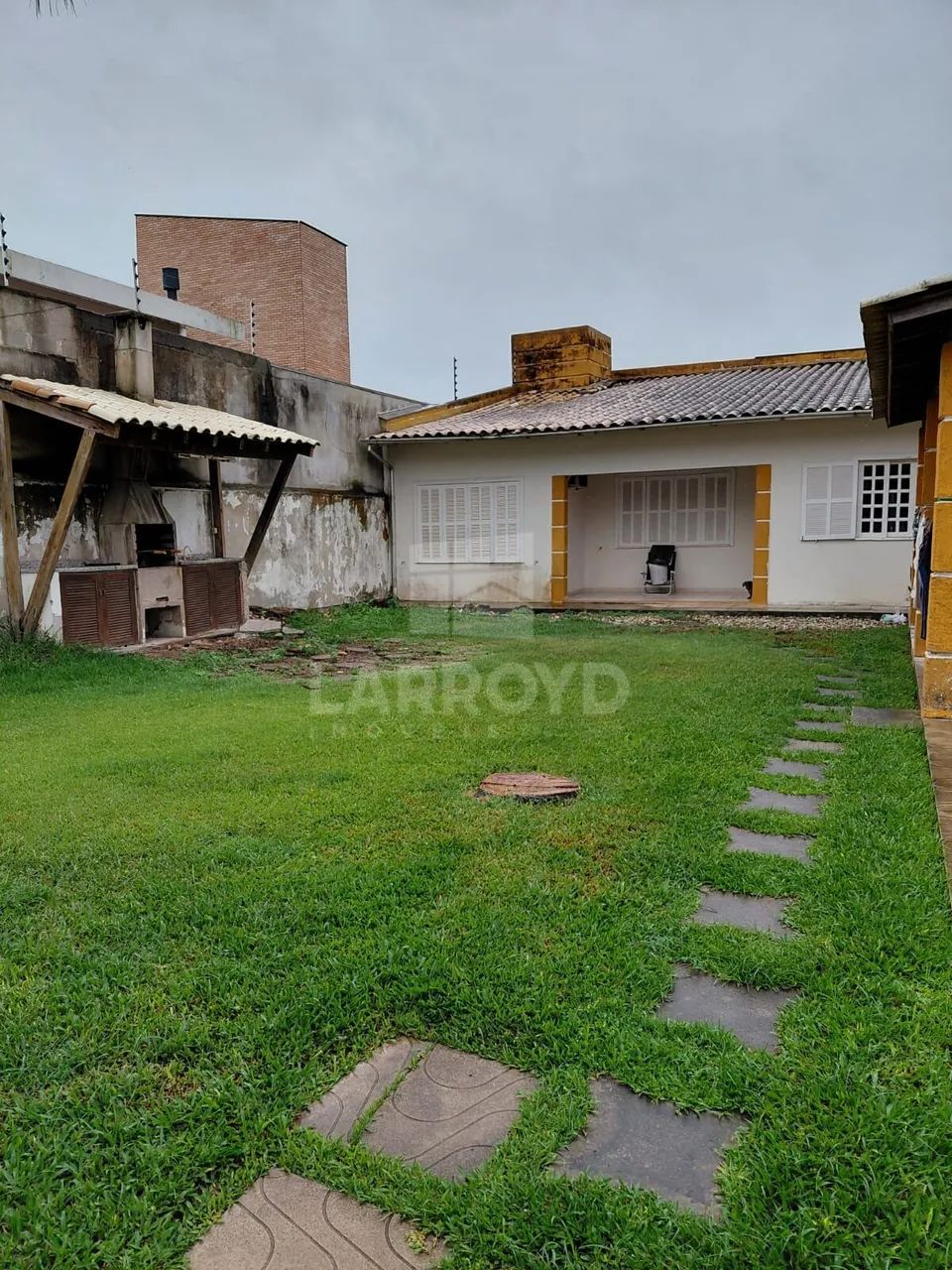 Casa à venda próxima à Unisul - Foto 2