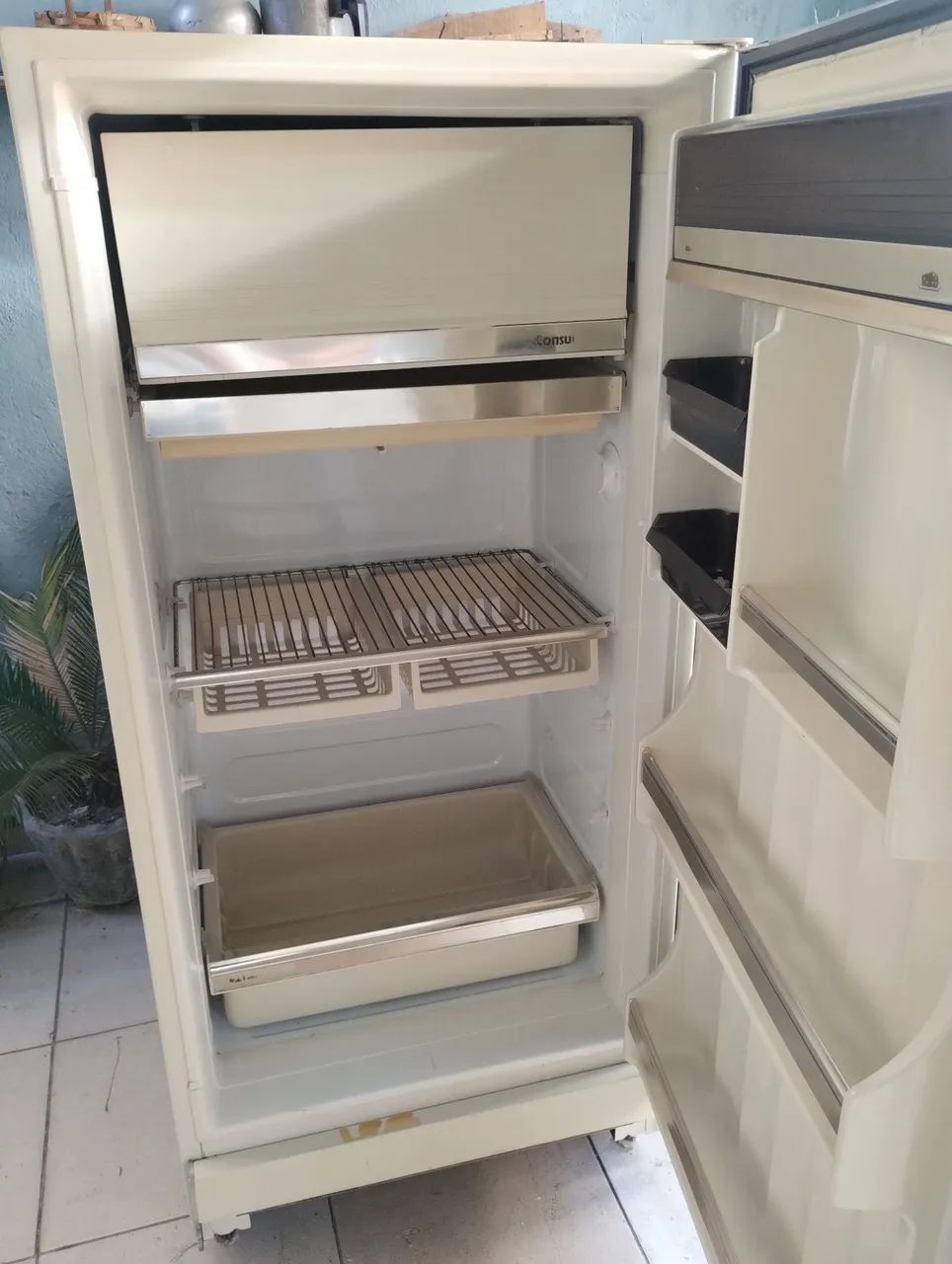 Geladeira Consul modelo antigo - Foto 2