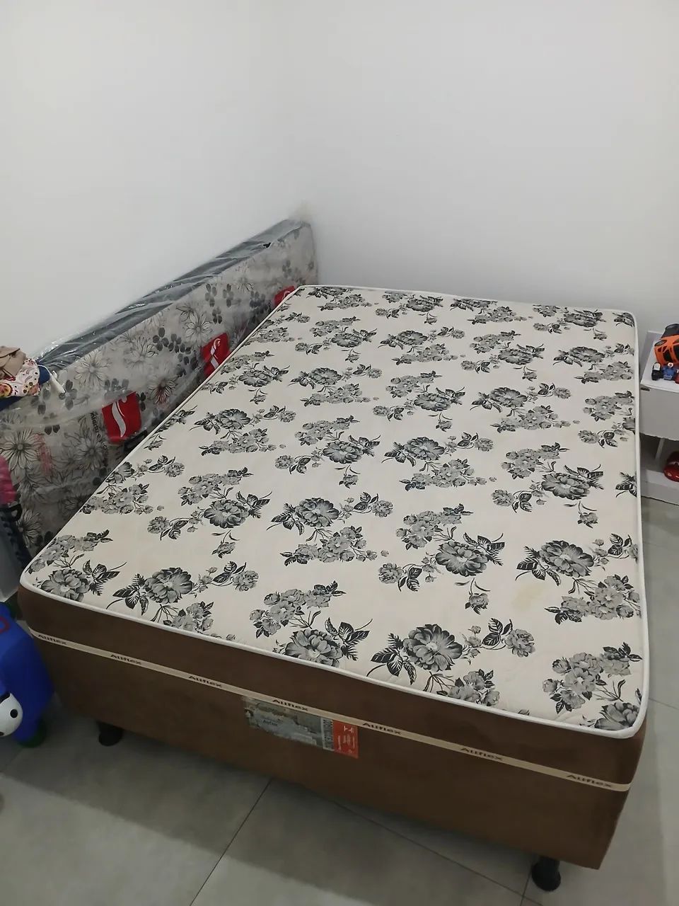 Cama box