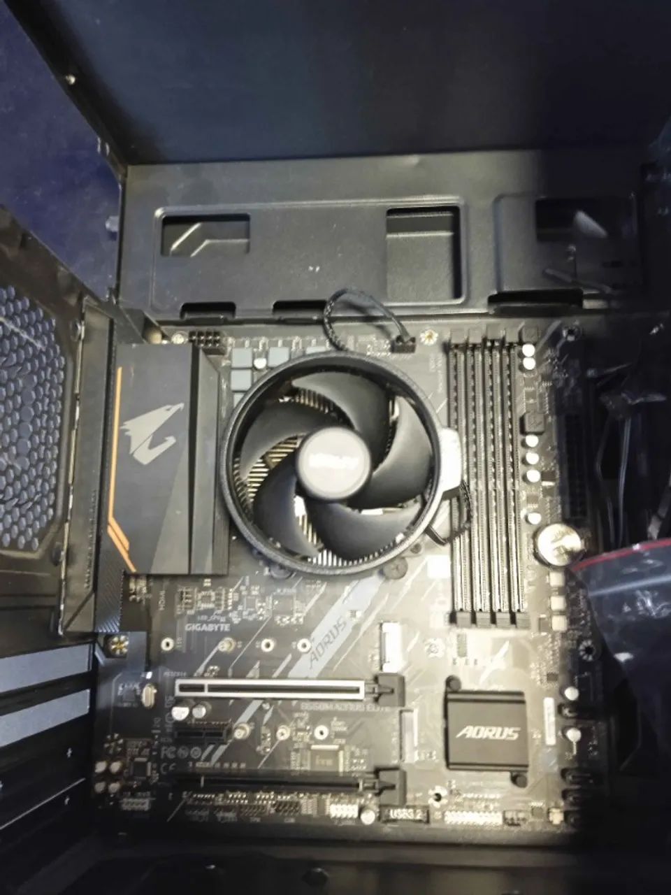 Kit Ryzen - B550 Aorus Elite + Ryzen 3 3200G + Gabinete - Foto 2