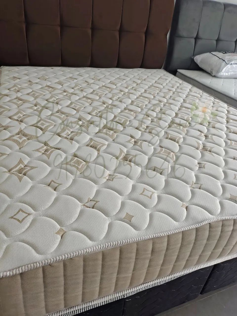 CAMA BOX QUEEN DISPONÍVEL À PRONTA-ENTREGA  - Foto 3