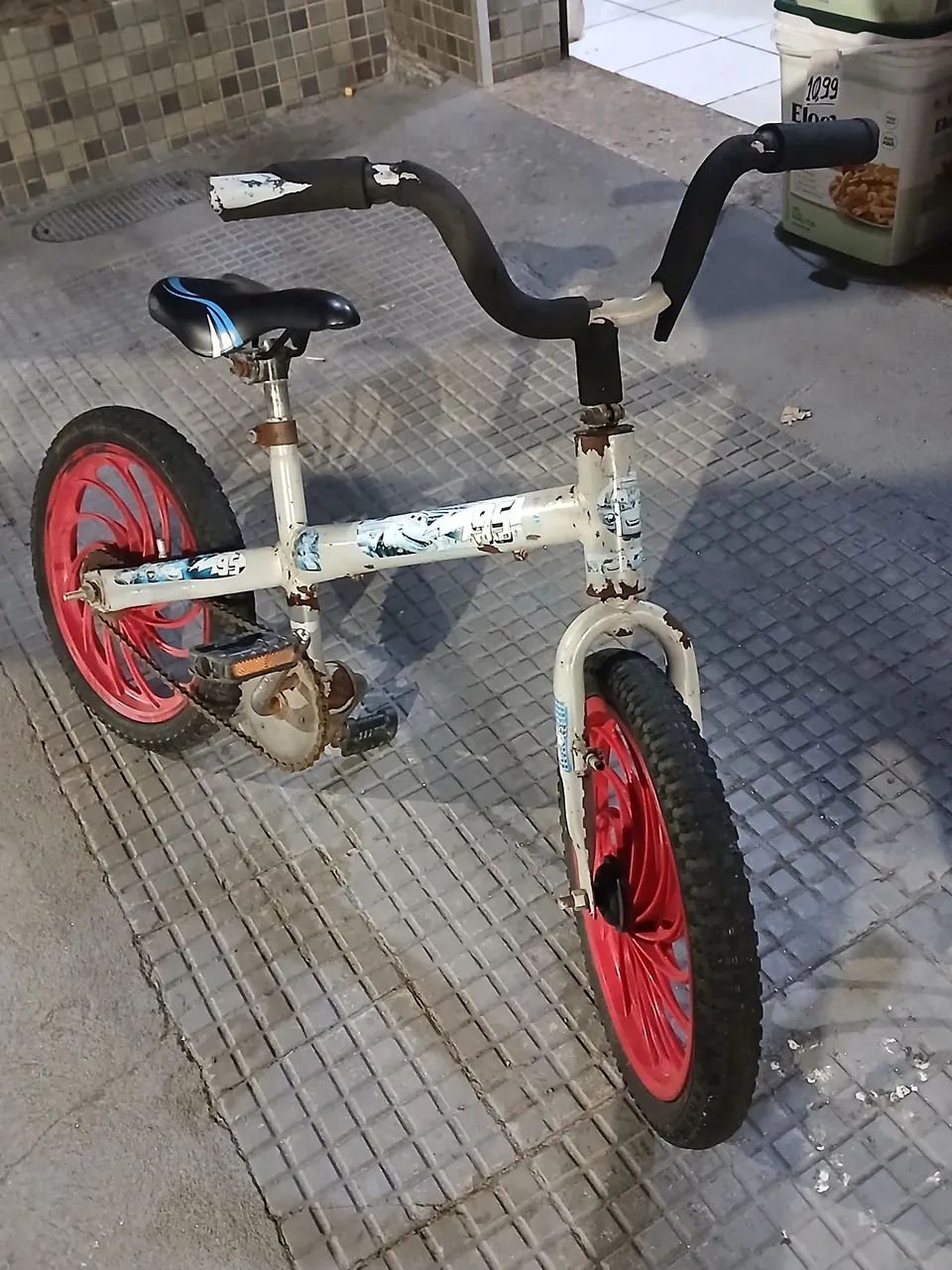 Bicicleta infantil aro 12 - Foto 2