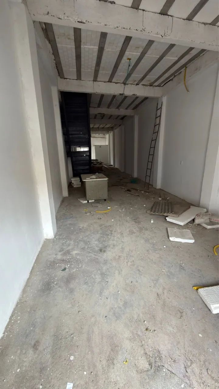     Prédio Comercial no Centro com Garagem - R$ 270 mil - Foto 2