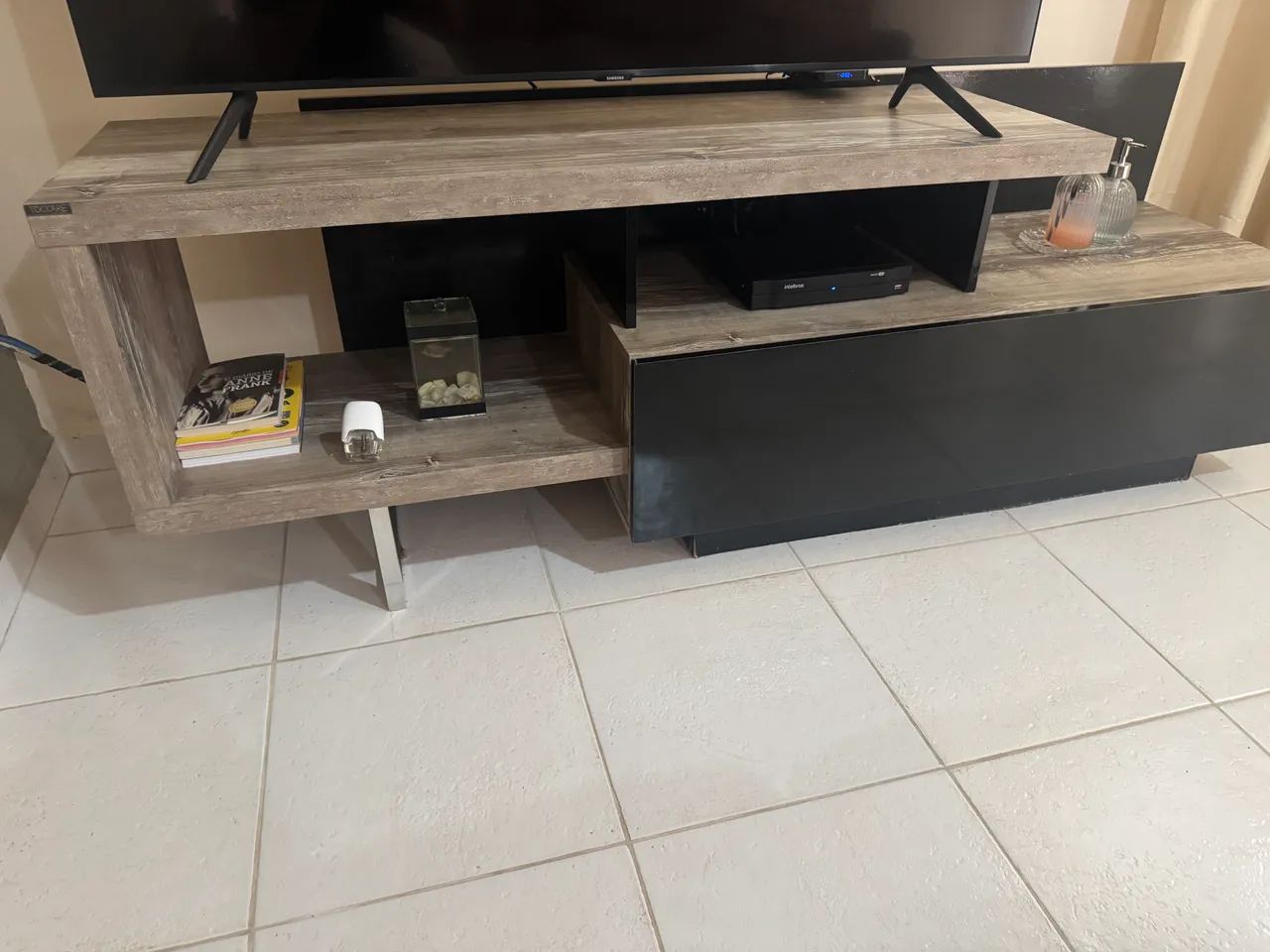 SOFÁ ETNA (USADO) e RACK para TV - Foto 4