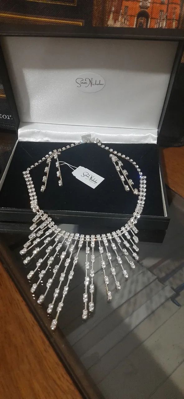 Conjunto Colar e Brincos - Jubileu de Diamante Elizabeth II