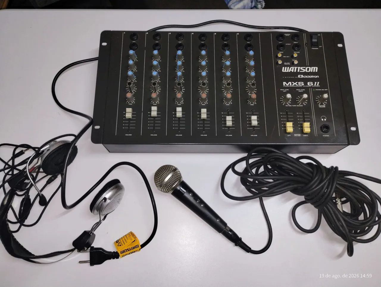 Mesa de som Watisom MXS 6 