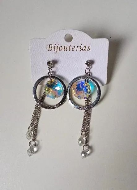 Brinco prateado com pedra furta-cor e franjas - Foto 2