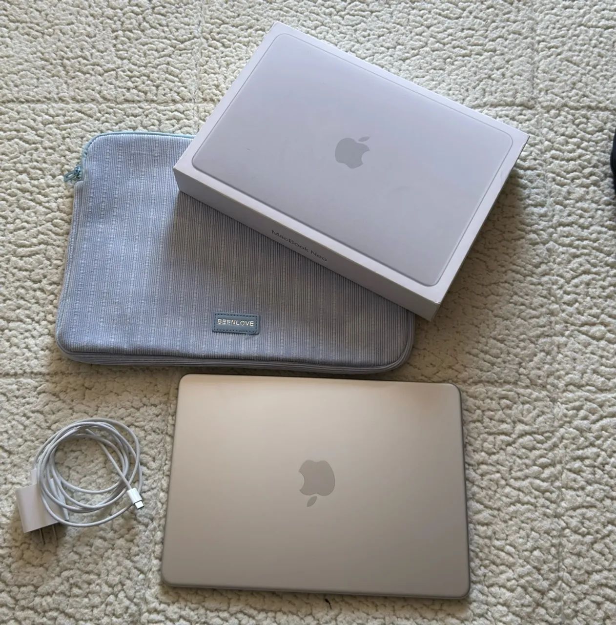 Macbook NEO (PRATA) - NOVO  - Foto 4