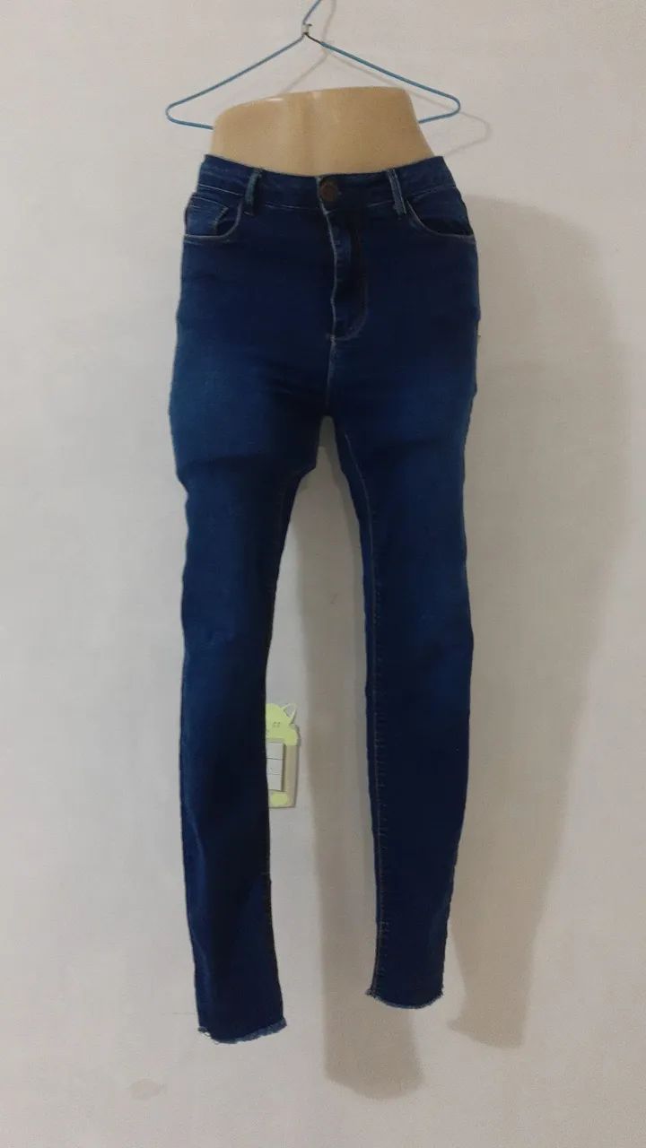 Calças jeans a e sociais tamanhos e cores variados 2