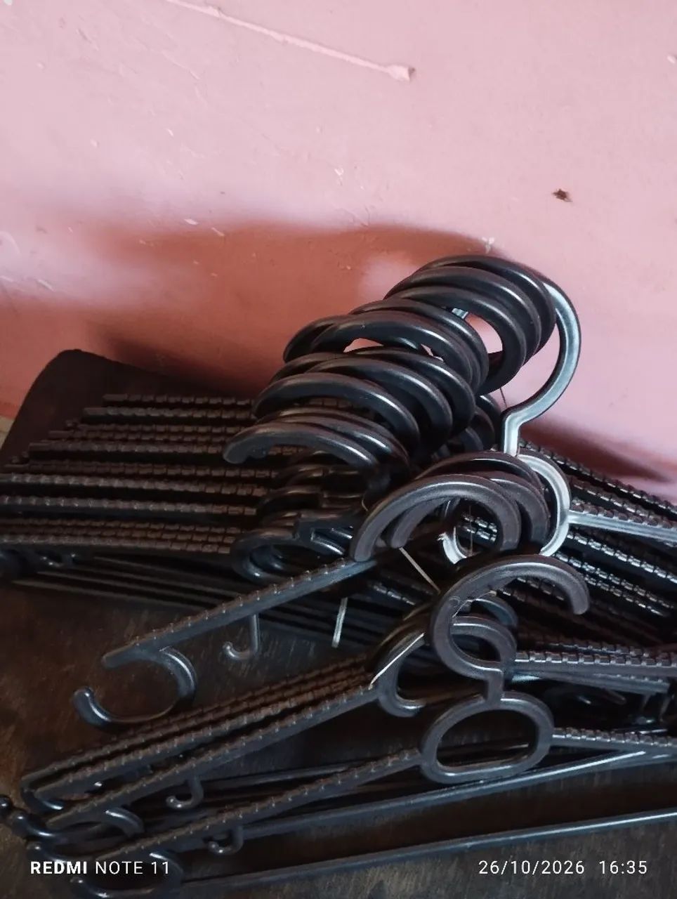Cabides pela metade do preço 