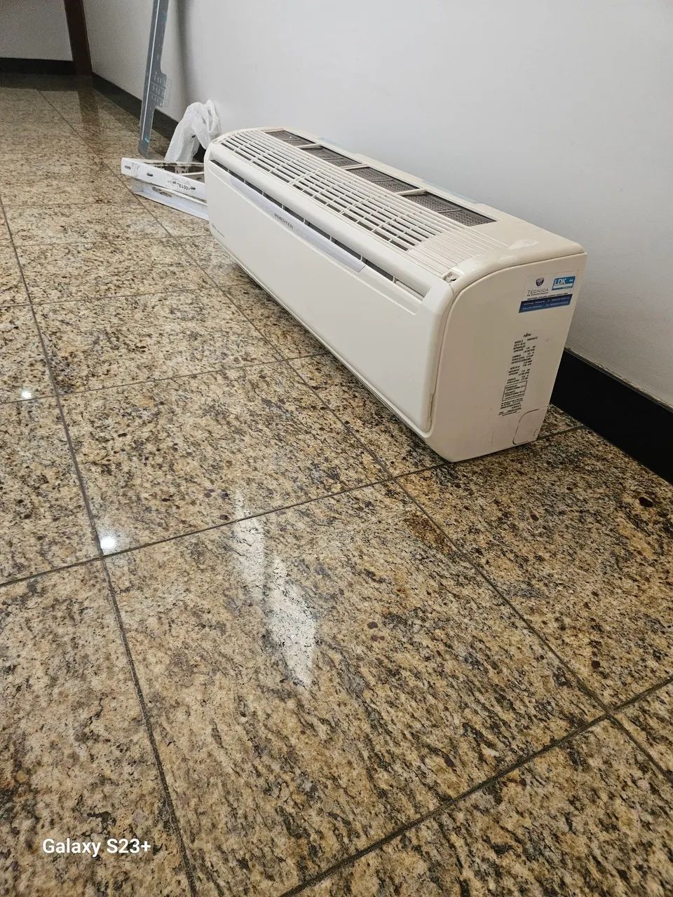 Ar condicionado Fujitsu quente e frio - Foto 2