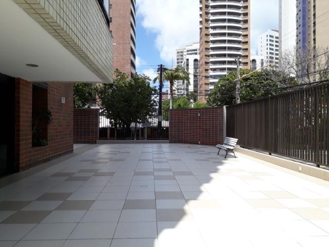 Meireles - Apartamento Alto Padrão 247m² com 3 suítes e 4 vagas - Foto 2