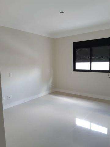 Apartamento andar alto , face sombra, no Edifício Metropolitan com 142 m² úteis, 3 suítes - Foto 8