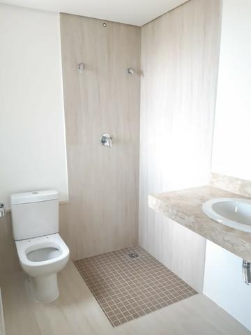 Apartamento andar alto , face sombra, no Edifício Metropolitan com 142 m² úteis, 3 suítes - Foto 12