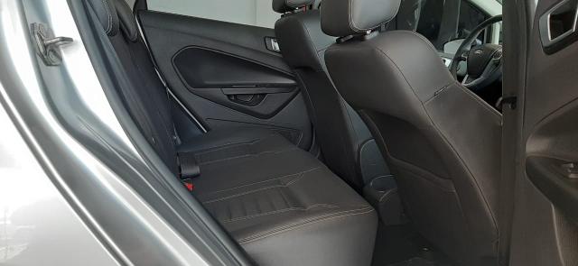 NEW FIESTA TITANIUM 1.6 AUTOMÁTICO IMPECÁVEL TOP DE LINHA - Foto 13