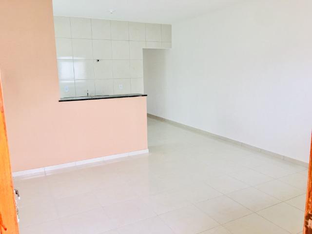 Ent. facilitada linda casa com doc. grátis 2 quartos e 2 suites so casas novas - Foto 5