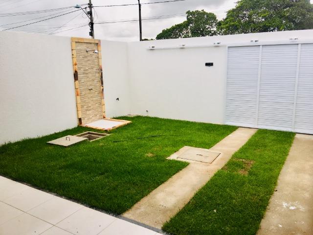 Ent. facilitada linda casa com doc. grátis 2 quartos e 2 suites so casas novas - Foto 3
