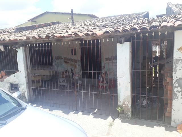 Casa no fundo da Justiça do trabalho