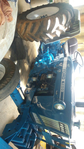 Vendo ford 4600