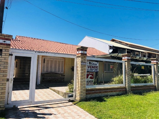 Imbé Promoção relâmpago Belíssima casa salão de festas a duas quadras do mar - Foto 2