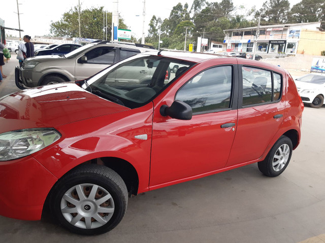 Sandero 1.0 básico quitado aceito carro maior valor volto $$$ - Foto 2