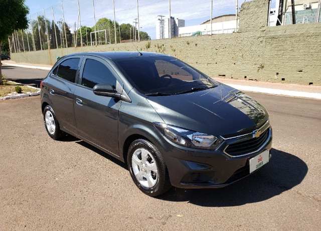 Onix LT 1.4 13.000 km zerado todo original único dono garantia de fábrica - Foto 3