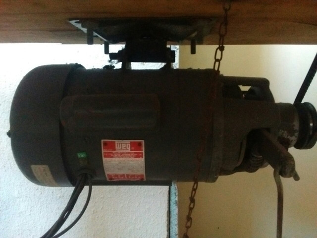Vende-se máquinas overloque e Singer - Foto 4