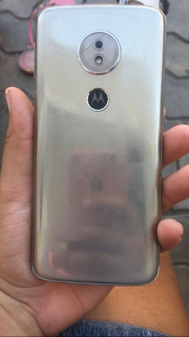 Moto G6 play 32gb trincado mas n interfere em nd - Foto 2