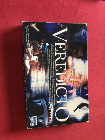 Vendo jogo de tabuleiro VEREDICTO