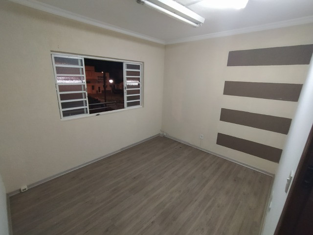 Pinda no centro= Sala comercial ideal para escritório no piso superior ( 1o andar ) - Foto 6