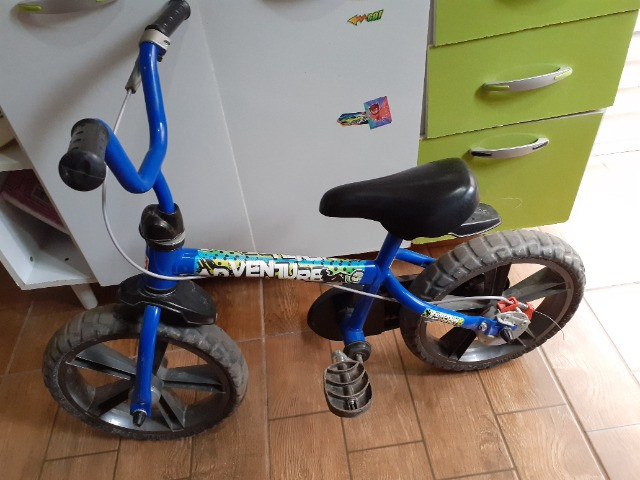 Vendo bicicleta infantil aro 14 - Foto 2