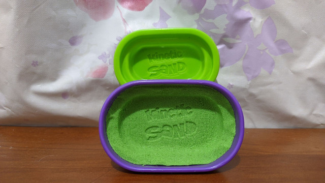 Massa Areia Verde com Molde de Castelo Kinetic Sand
