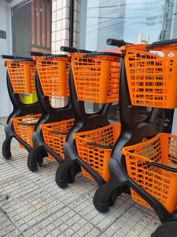 15 Carrinhos plásticos preto e laranja - Foto 2