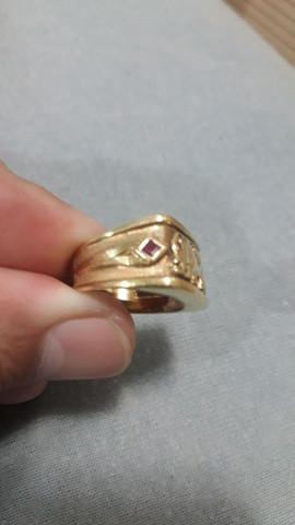 Anel 18k com brilhante e rubi - Foto 4
