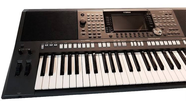 Teclado Yamaha Psr s970 semi novo - Foto 3